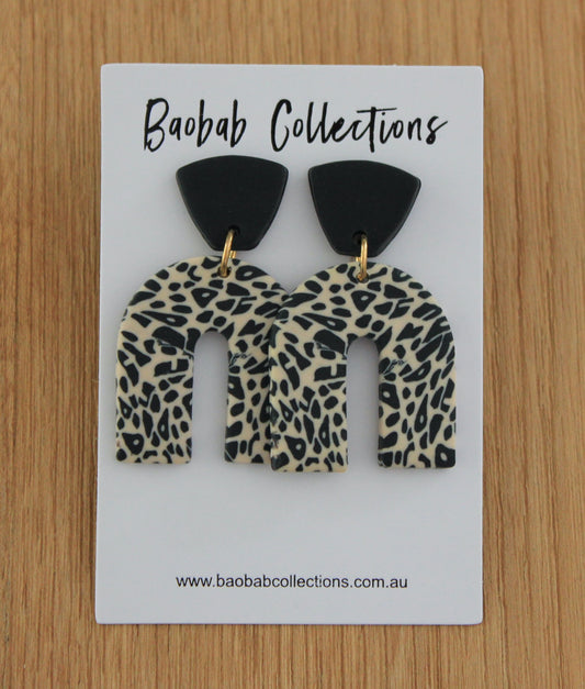 Leopard Earring: Black Drop with Horseshoe Leopard Drop